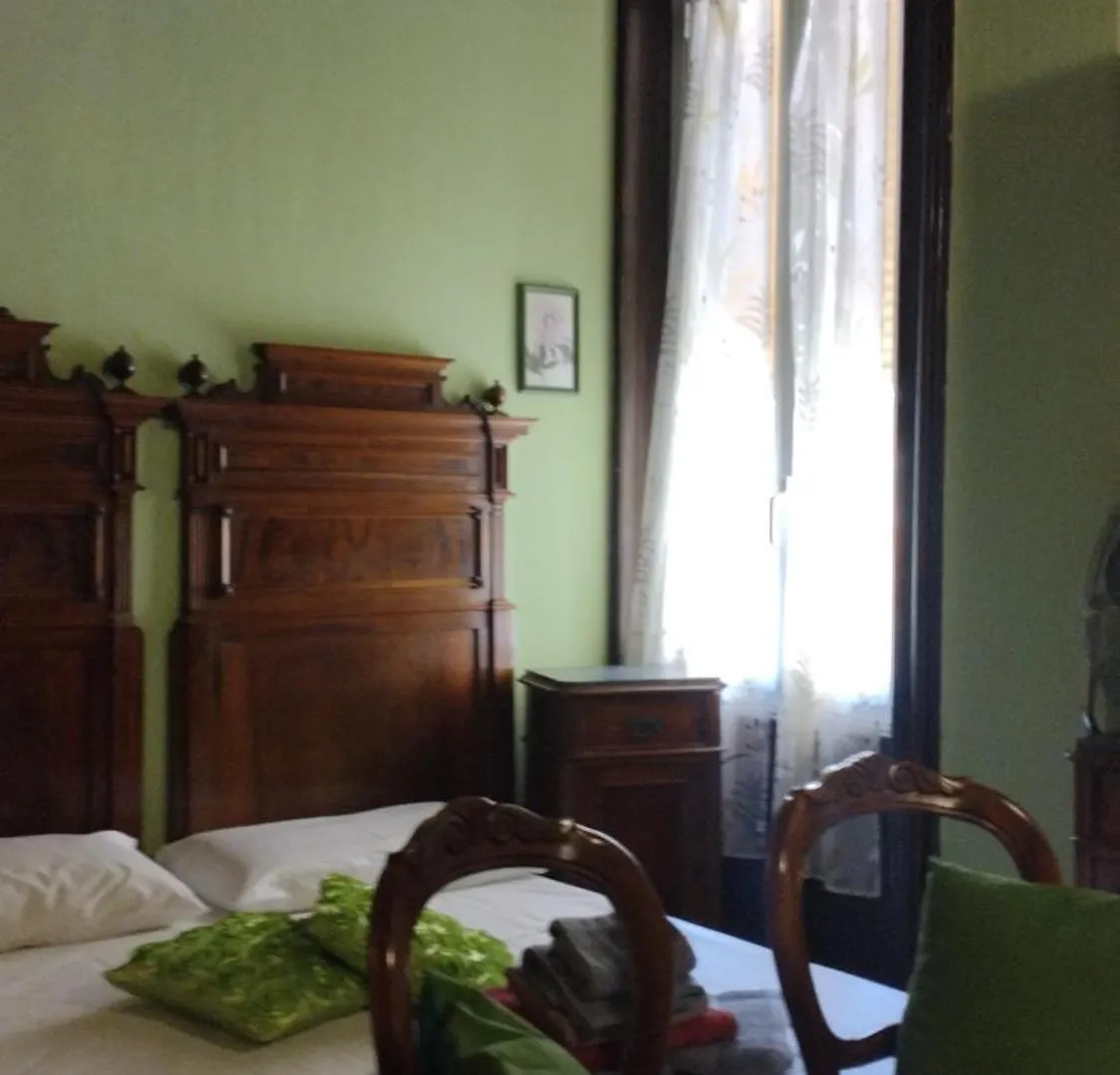 B&B Amarantha Gothica Genoa